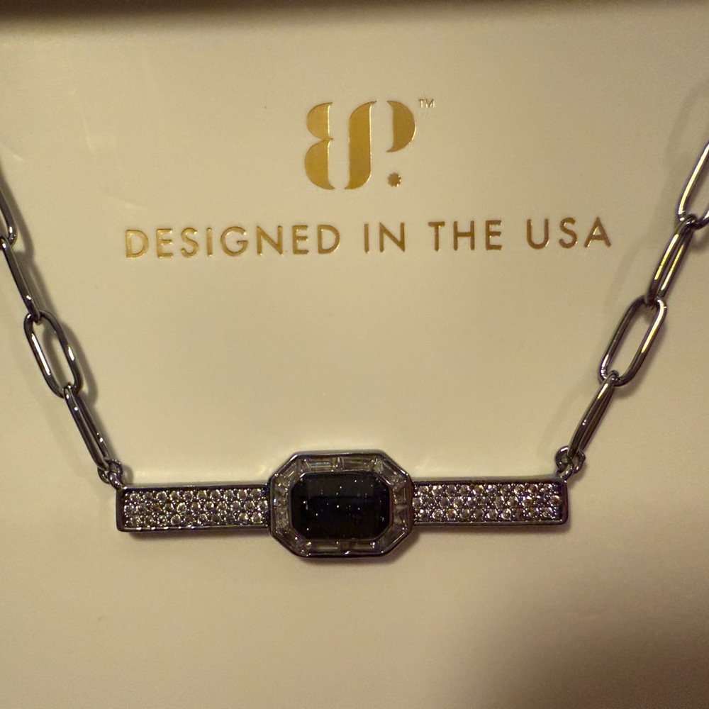 Bomb party untamed necklace: Edge Aligned